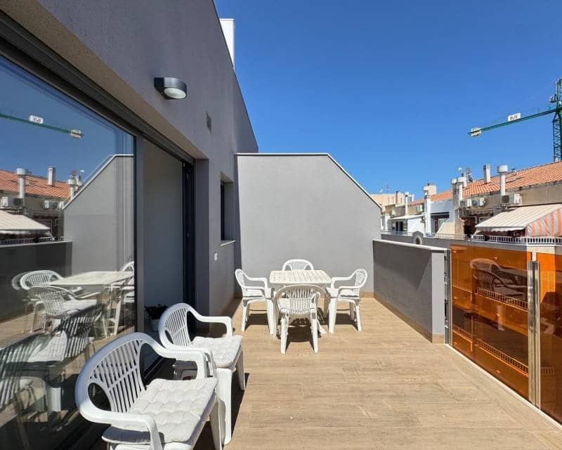 2 soveværelse Penthouse til salg i Torrevieja med swimmingpool - € 390.000 (Ref: 9240922)