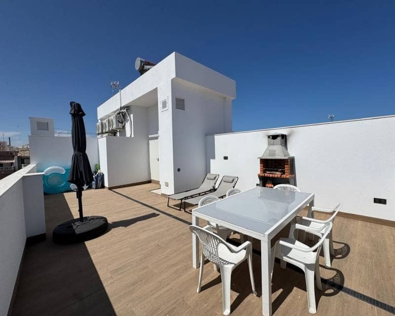 2 soveværelse Penthouse til salg i Torrevieja med swimmingpool - € 390.000 (Ref: 9240922)