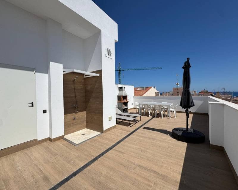 2 soveværelse Penthouse til salg i Torrevieja med swimmingpool - € 390.000 (Ref: 9240922)