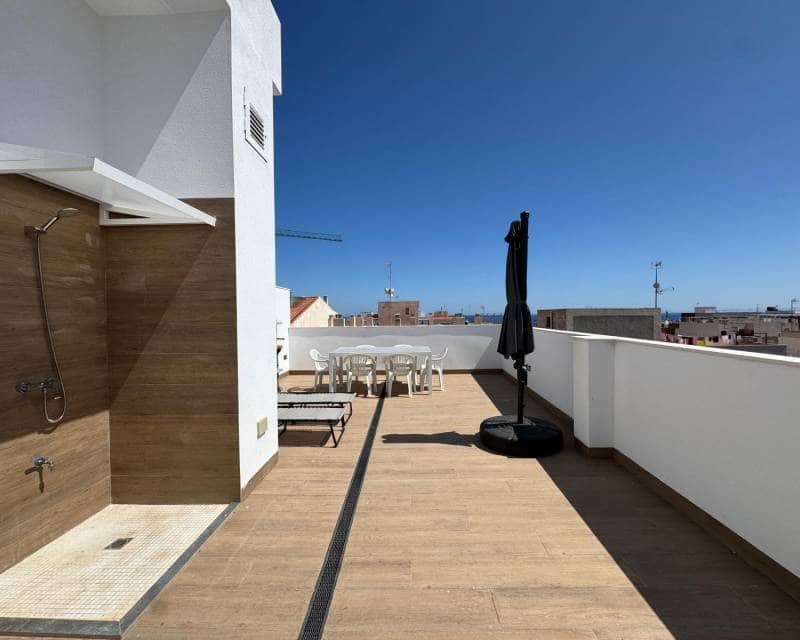 2 soveværelse Penthouse til salg i Torrevieja med swimmingpool - € 390.000 (Ref: 9240922)