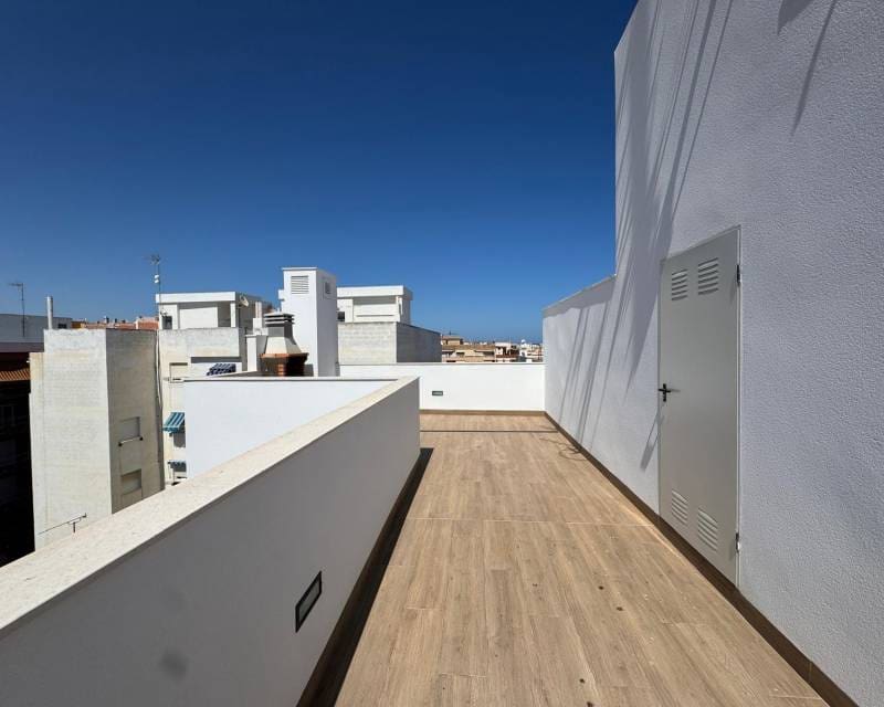 2 soveværelse Penthouse til salg i Torrevieja med swimmingpool - € 390.000 (Ref: 9240922)