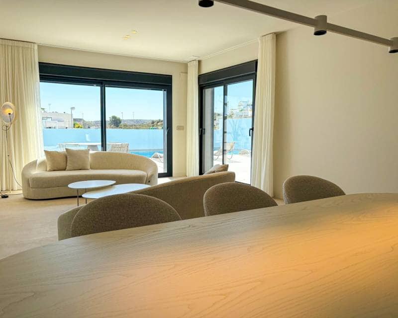 4 soveværelse Semi-Rækkehus til salg i Ciudad Quesada med swimmingpool garage - € 760.000 (Ref: 9255904)