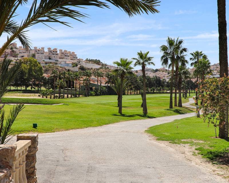 4 soveværelse Semi-Rækkehus til salg i Ciudad Quesada med swimmingpool garage - € 760.000 (Ref: 9255904)