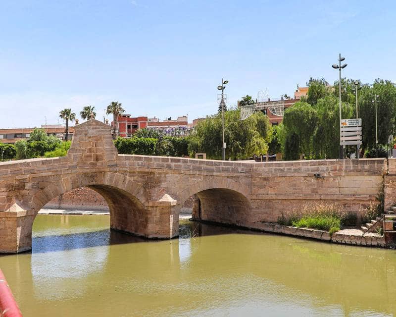 4 soveværelse Semi-Rækkehus til salg i Ciudad Quesada med swimmingpool garage - € 760.000 (Ref: 9255904)