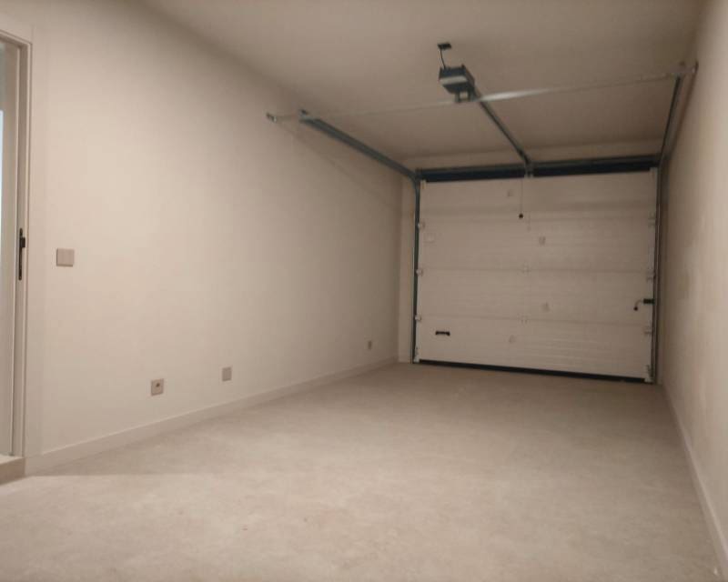 4 soveværelse Semi-Rækkehus til salg i Ciudad Quesada med swimmingpool garage - € 699.750 (Ref: 9255905)