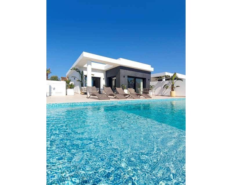 4 soveværelse Semi-Rækkehus til salg i Ciudad Quesada med swimmingpool garage - € 699.750 (Ref: 9255905)