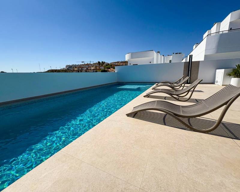 4 soveværelse Semi-Rækkehus til salg i Ciudad Quesada med swimmingpool garage - € 699.750 (Ref: 9255905)