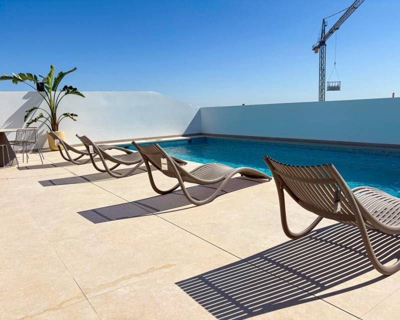 4 soveværelse Semi-Rækkehus til salg i Ciudad Quesada med swimmingpool garage - € 699.750 (Ref: 9255905)