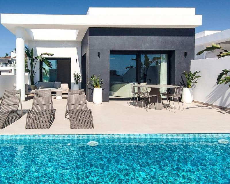 4 soveværelse Semi-Rækkehus til salg i Ciudad Quesada med swimmingpool garage - € 699.750 (Ref: 9255905)