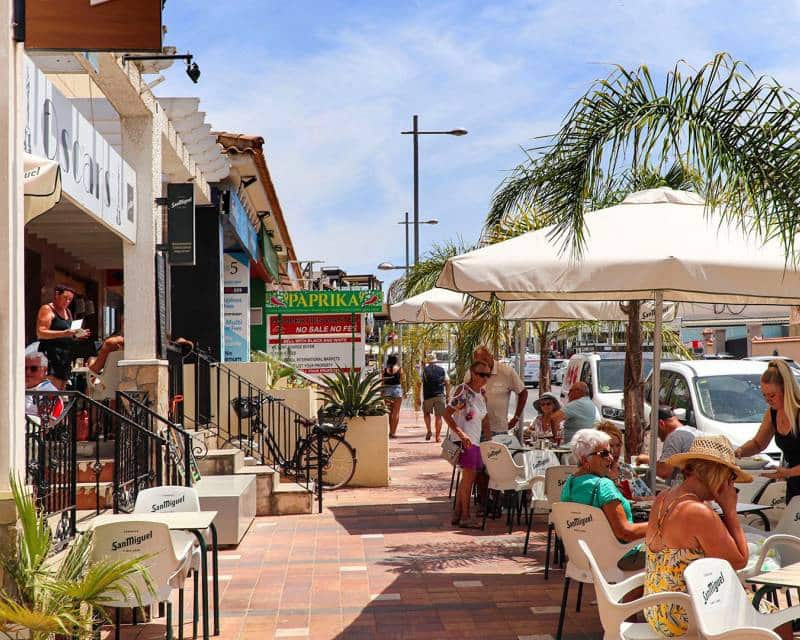 4 soveværelse Semi-Rækkehus til salg i Ciudad Quesada med swimmingpool garage - € 699.750 (Ref: 9255905)