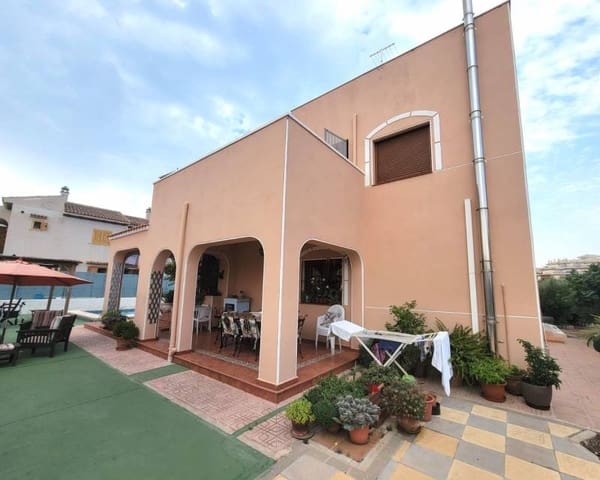 4 soveværelse Villa til salg i Aguas Nuevas, Torrevieja med swimmingpool - € 1.000.000 (Ref: 9267730)