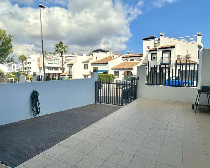 2 bedroom Apartment for sale in Villamartin with pool - € 260,000 (Ref: 9283072)