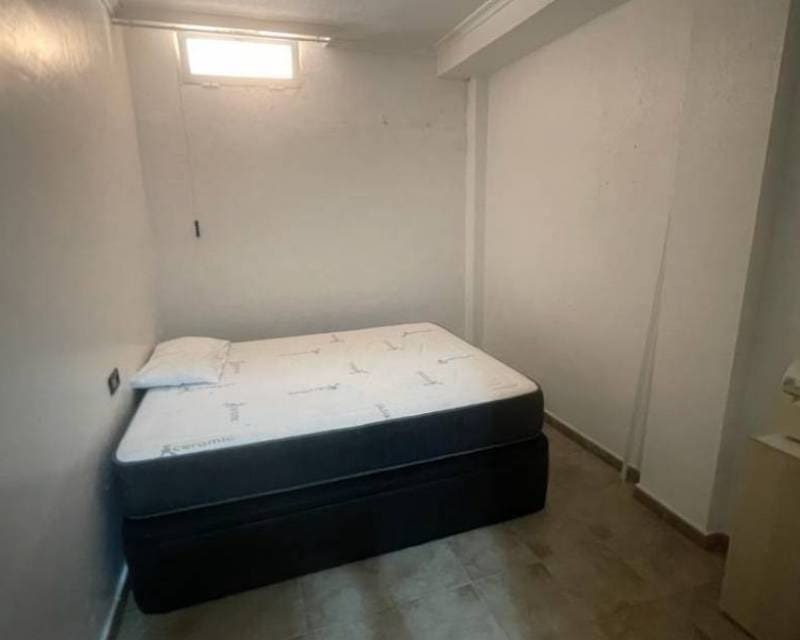 5 bedroom Terraced Villa for sale in Guardamar del Segura with pool garage - € 249,900 (Ref: 9288518)