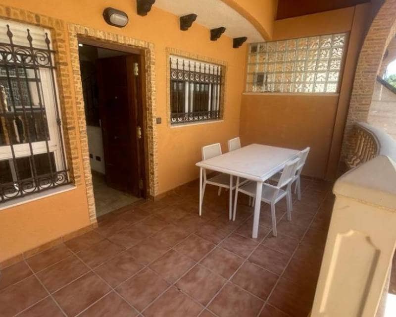 5 bedroom Terraced Villa for sale in Guardamar del Segura with pool garage - € 249,900 (Ref: 9288518)
