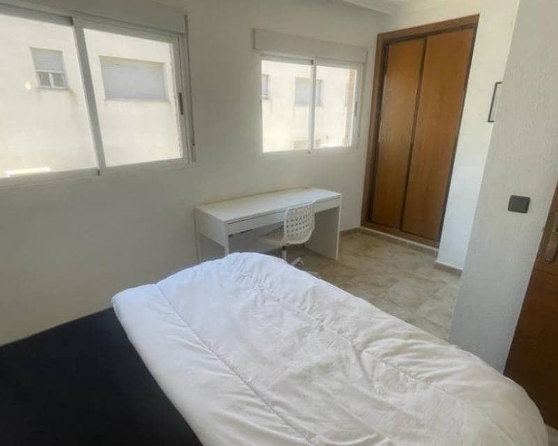 5 bedroom Terraced Villa for sale in Guardamar del Segura with pool garage - € 249,900 (Ref: 9288518)