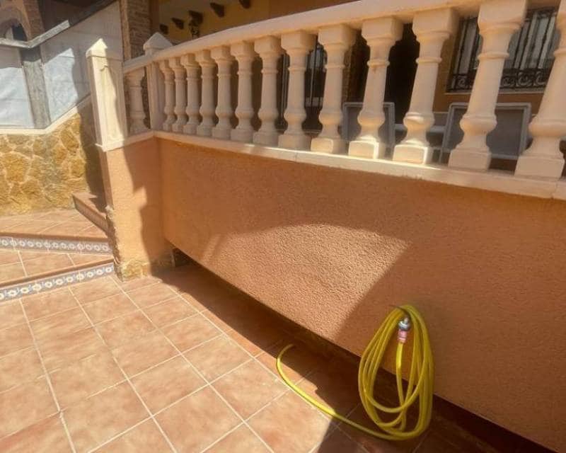 5 bedroom Terraced Villa for sale in Guardamar del Segura with pool garage - € 249,900 (Ref: 9288518)