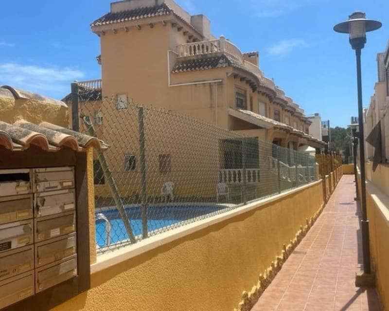 5 bedroom Terraced Villa for sale in Guardamar del Segura with pool garage - € 249,900 (Ref: 9288518)