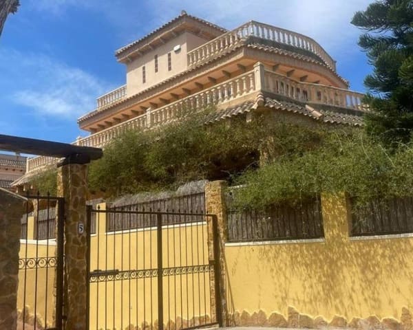 5 slaapkamer Rijtjeshuis te koop in El Edén, Guardamar del Segura met zwembad garage - € 249.900 (Ref: 9288518)