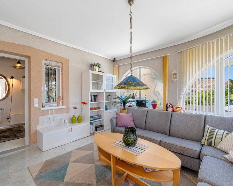 3 soverom Villa til salgs i Ciudad Quesada med svømmebasseng garasje - € 460 000 (Ref: 9296136)