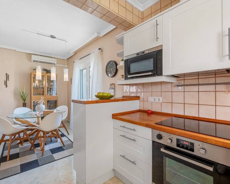 3 soverom Villa til salgs i Ciudad Quesada med svømmebasseng garasje - € 460 000 (Ref: 9296136)