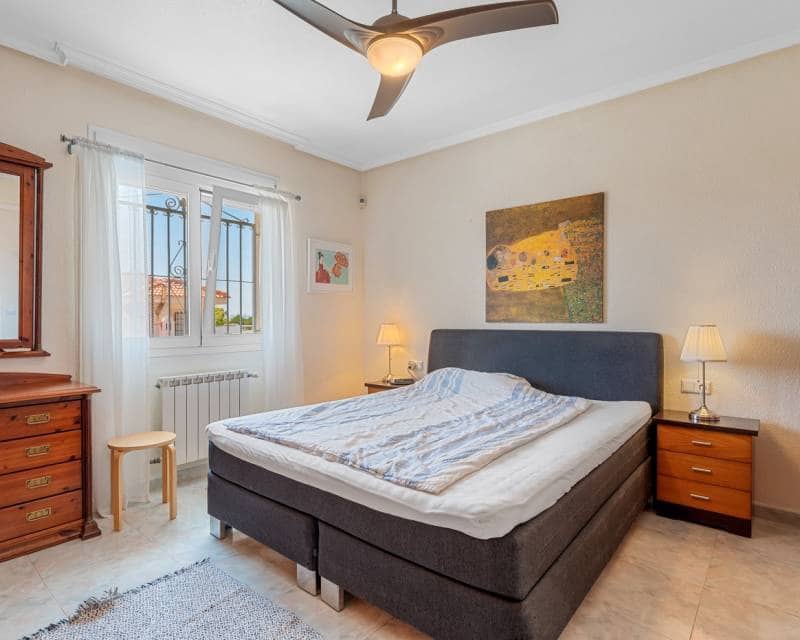 3 soverom Villa til salgs i Ciudad Quesada med svømmebasseng garasje - € 460 000 (Ref: 9296136)