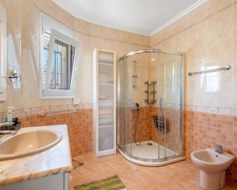 3 soverom Villa til salgs i Ciudad Quesada med svømmebasseng garasje - € 460 000 (Ref: 9296136)