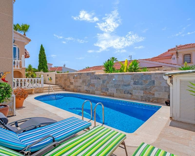 3 soverom Villa til salgs i Ciudad Quesada med svømmebasseng garasje - € 460 000 (Ref: 9296136)