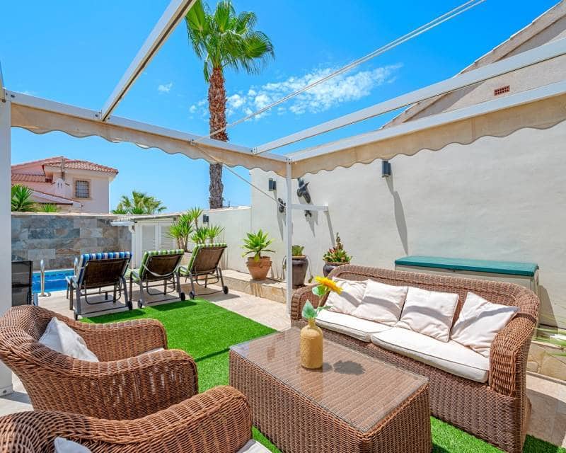 3 soverom Villa til salgs i Ciudad Quesada med svømmebasseng garasje - € 460 000 (Ref: 9296136)