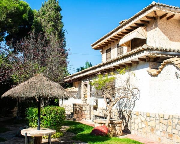 6 soveværelse Villa til salg i Albufereta, Alicante by med swimmingpool garage - € 1.600.000 (Ref: 9297420)