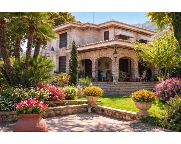 6 slaapkamer Villa te koop in Albufereta, Alicante stad met zwembad garage - € 1.600.000 (Ref: 9297420)