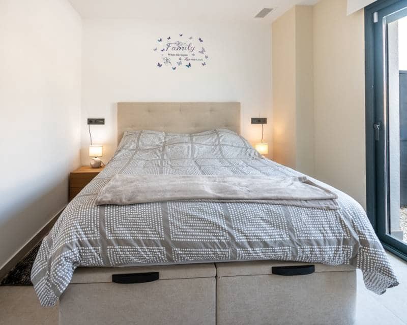 2 soverom Hus til salgs i Lo Crispin med svømmebasseng garasje - € 239 000 (Ref: 9301417)