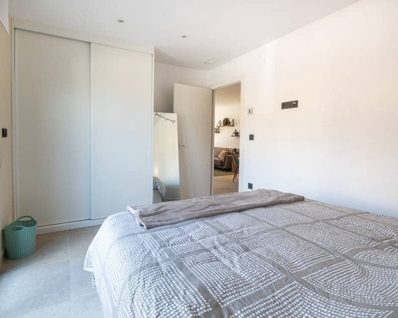 2 soverom Hus til salgs i Lo Crispin med svømmebasseng garasje - € 239 000 (Ref: 9301417)