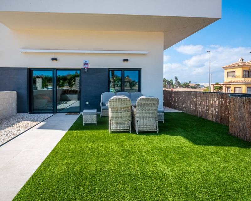 2 soverom Hus til salgs i Lo Crispin med svømmebasseng garasje - € 239 000 (Ref: 9301417)