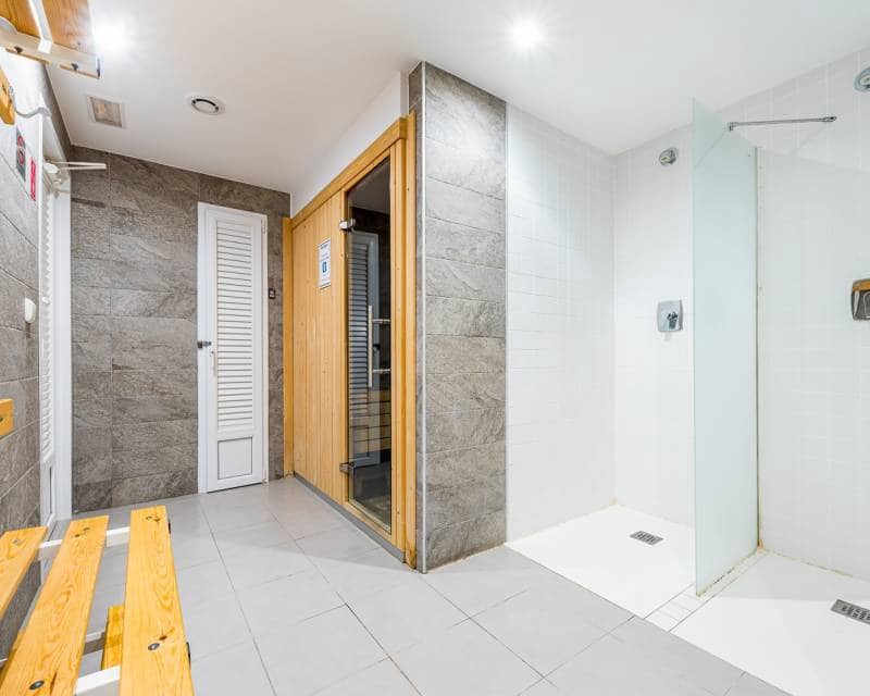 2 bedroom Beach Apartment for sale in Punta Prima with pool garage - € 420,000 (Ref: 9301418)