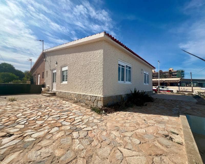 3 soveværelse Semi-Rækkehus til salg i La Mata - € 955.000 (Ref: 9301679)