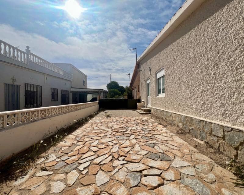 3 soveværelse Semi-Rækkehus til salg i La Mata - € 955.000 (Ref: 9301679)