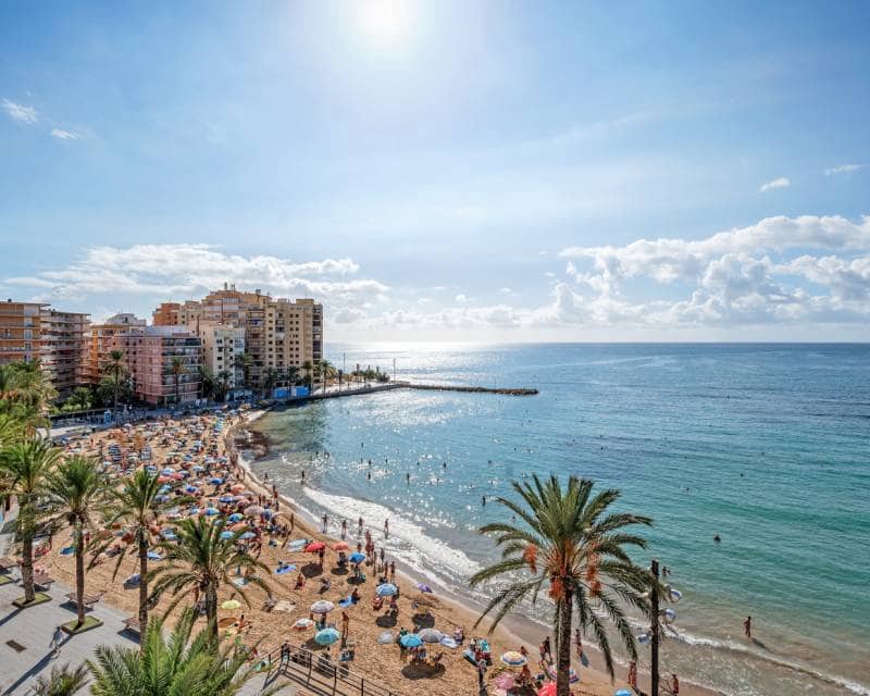 3 soveværelse Strandlejlighed til salg i Torrevieja med garage - € 475.000 (Ref: 9307042)