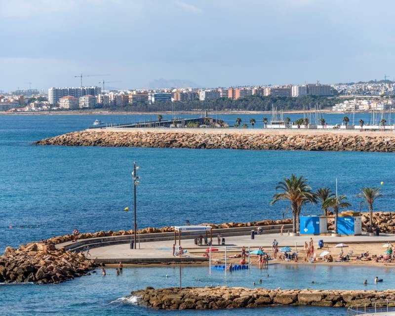 3 soveværelse Strandlejlighed til salg i Torrevieja med garage - € 475.000 (Ref: 9307042)