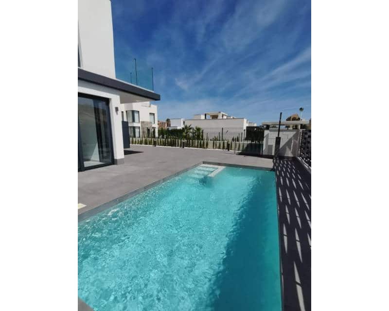 4 soveværelse Villa til salg i Playa Honda med swimmingpool garage - € 630.000 (Ref: 9311869)