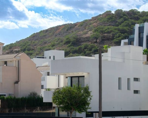 3 chambre Villa/Maison Mitoyenne à vendre à Los Secanos, Guardamar del Segura avec piscine garage - 449 000 € (Ref: 9315246)