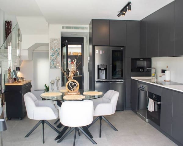 3 Zimmer Reihenhaus zu verkaufen in Los Secanos, Guardamar del Segura mit Pool Garage - 449.000 € (Ref: 9315246)