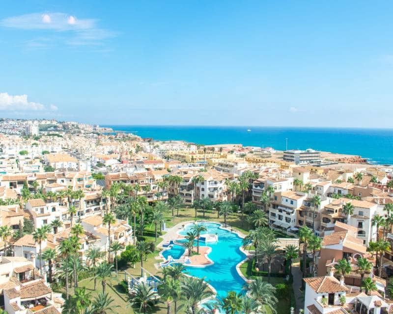 3 makuuhuone Huoneisto myytävänä paikassa Torrevieja mukana uima-altaan - 363 900 € (Ref: 9324480)