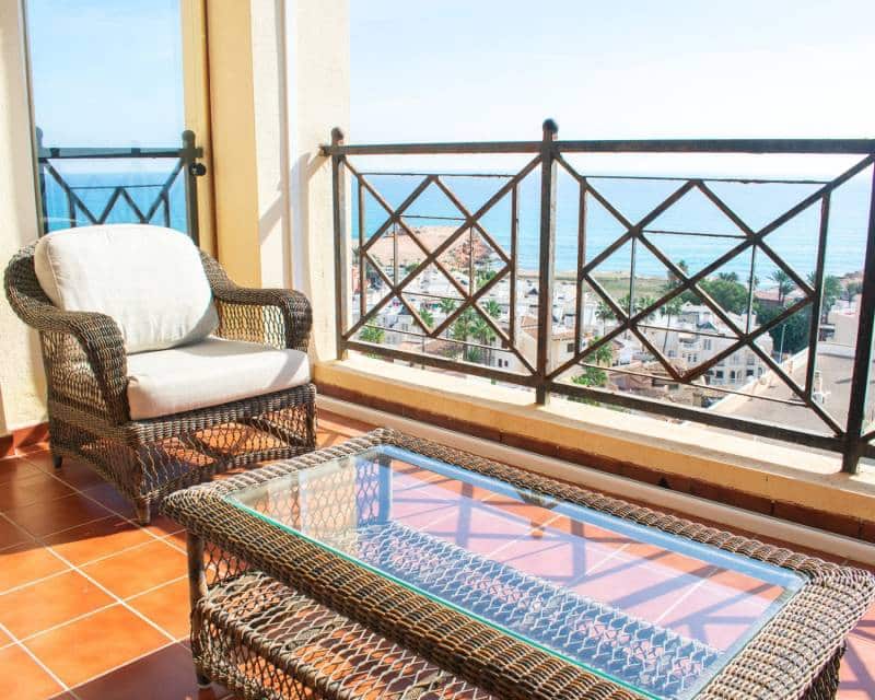 3 makuuhuone Huoneisto myytävänä paikassa Torrevieja mukana uima-altaan - 363 900 € (Ref: 9324480)