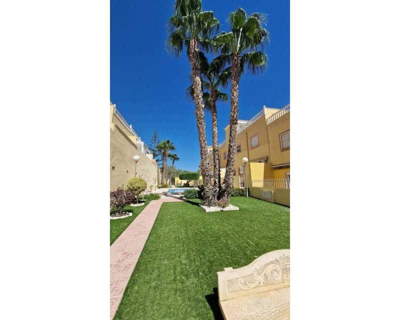 3 chambre Maison de Ville à vendre à Orihuela Costa avec piscine garage - 191 000 € (Ref: 9325698)