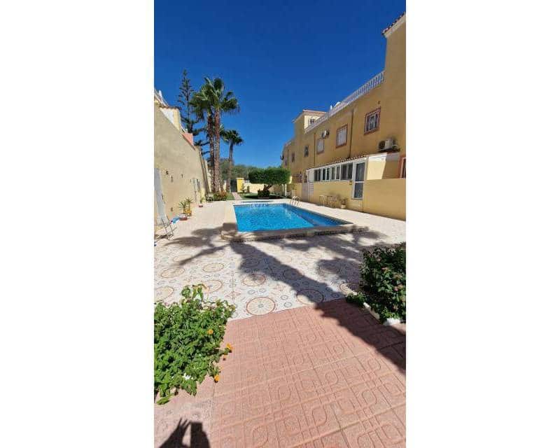 3 chambre Maison de Ville à vendre à Orihuela Costa avec piscine garage - 191 000 € (Ref: 9325698)