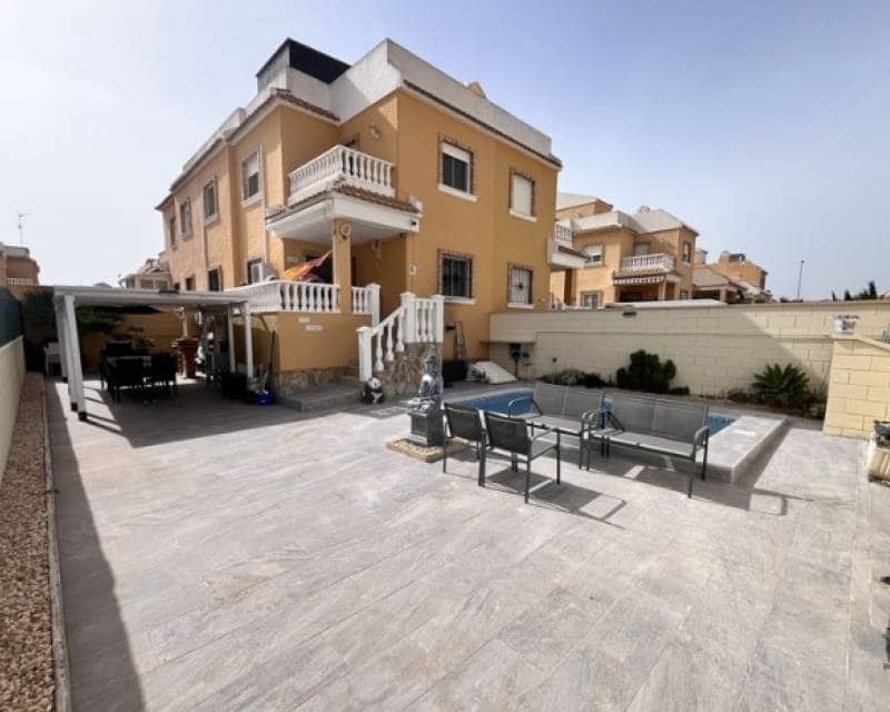 3 quarto Moradia Geminada para venda em Ciudad Quesada com piscina garagem - 289 000 € (Ref: 9335711)