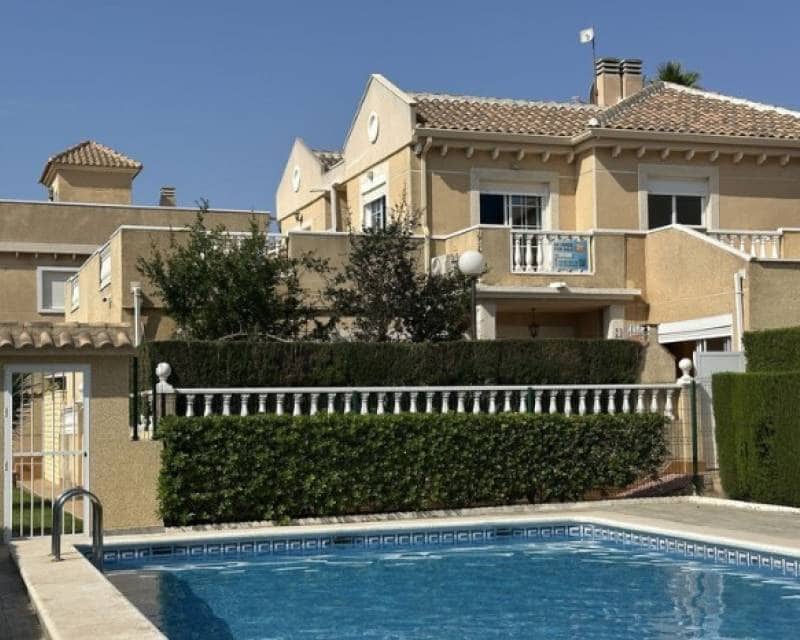 3 Zimmer Doppelhaus zu verkaufen in Torrevieja mit Pool - 215.000 € (Ref: 9338785)