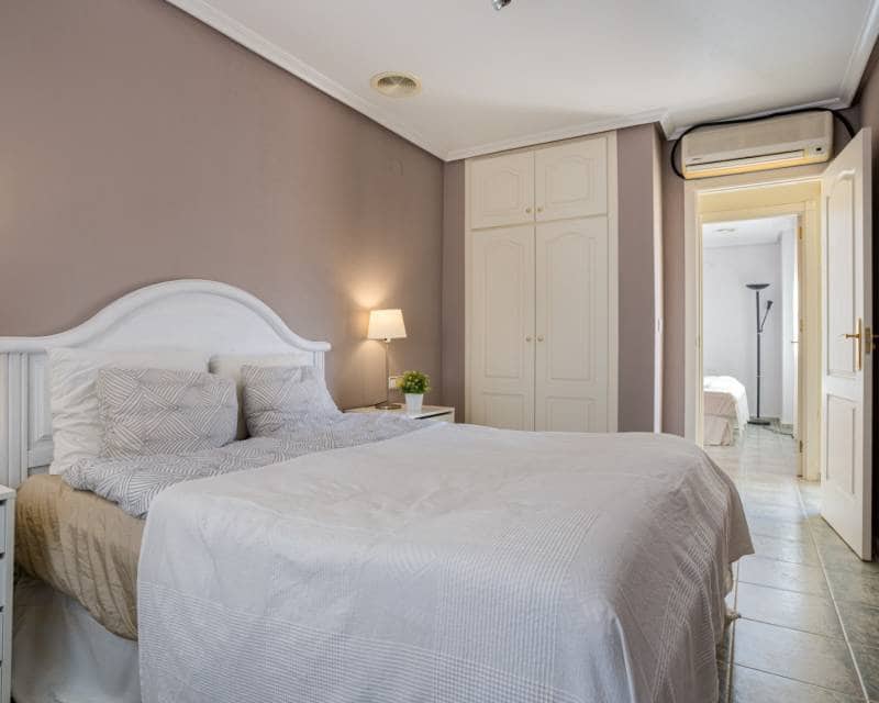 2 soveværelse Rækkehus til salg i Guardamar del Segura med swimmingpool garage - € 299.900 (Ref: 9340140)