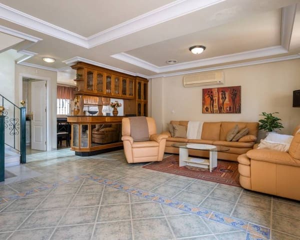 Adosado de 2 habitaciones en El Moncayo - El Pòrtic, Guardamar del Segura en venta con piscina garaje - 299.900 € (Ref: 9340140)