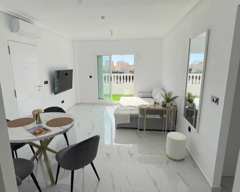 1 bedroom Townhouse for sale in Orihuela Costa with pool - € 170,000 (Ref: 9345202)